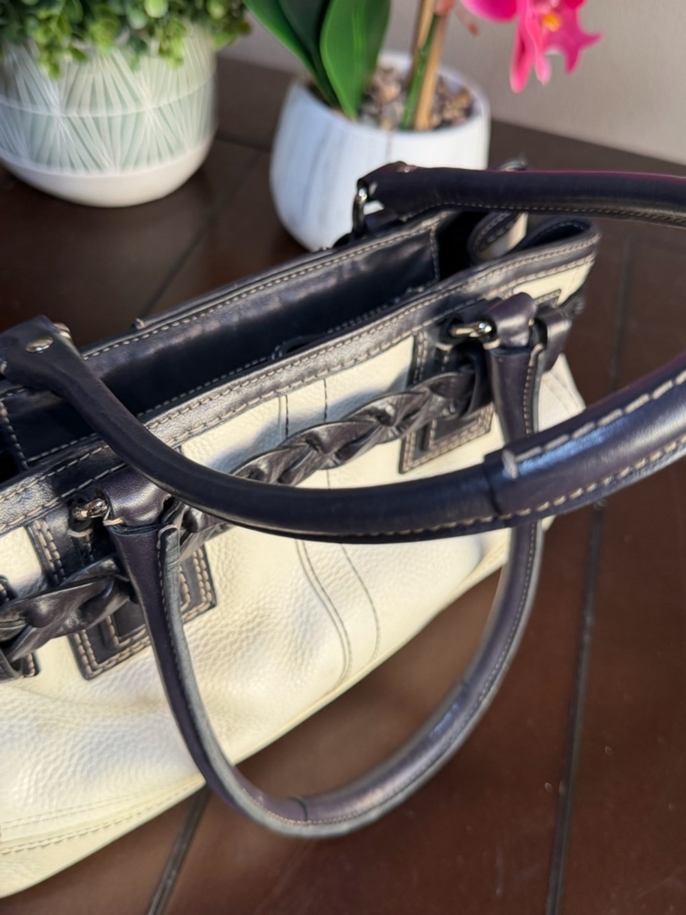 Coach Hampton braided satchel in white and black pebble leather - Picture 13 of 16